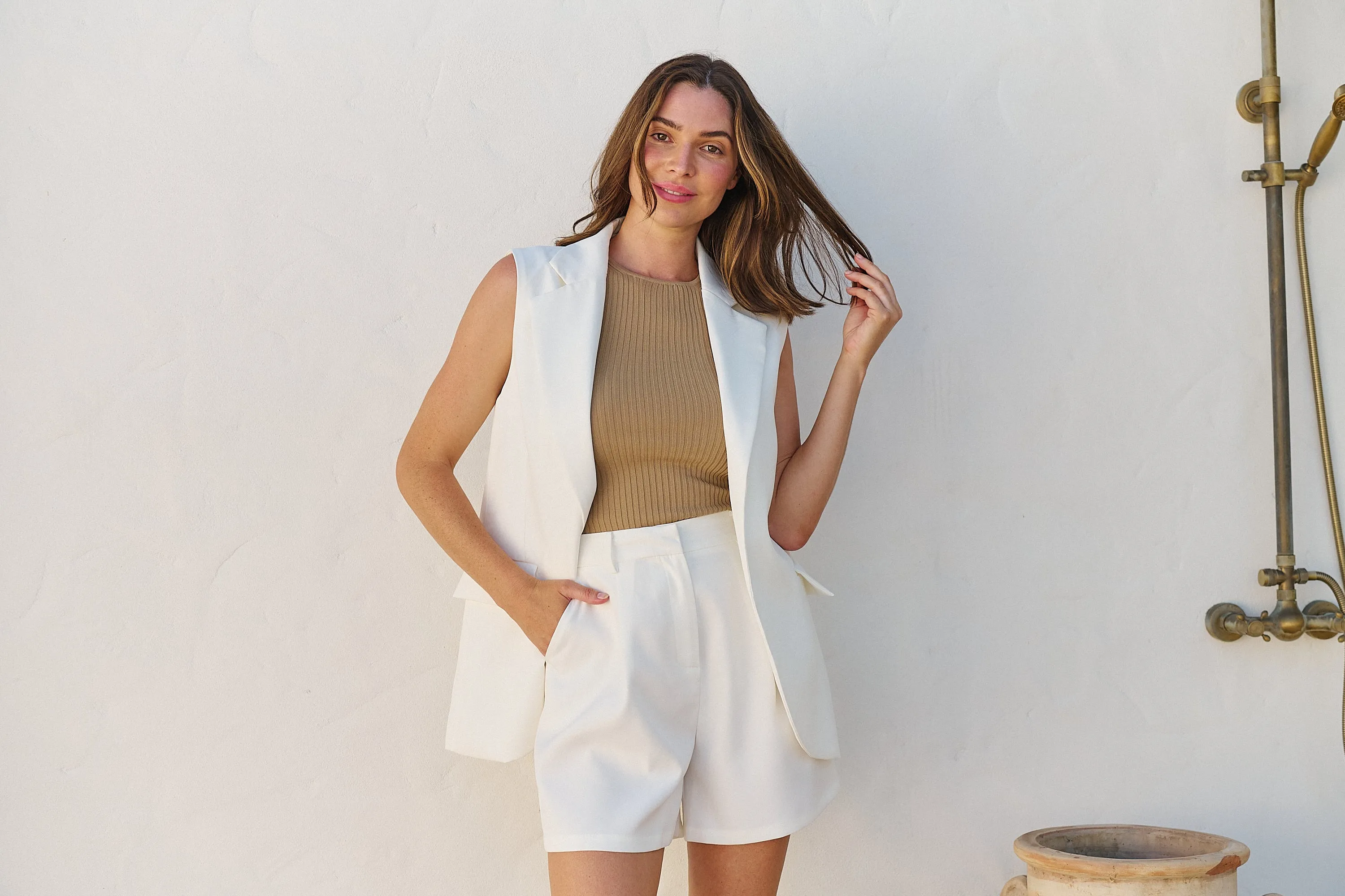 Astrid Sleeveless White Blazer