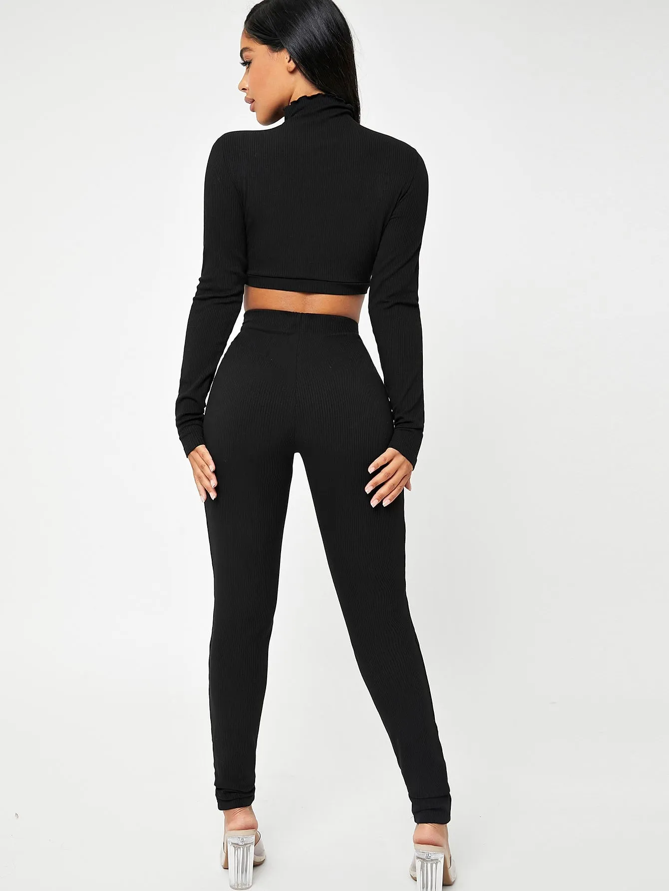 Mock Neck Slogan Graphic Crop Top Leggings Set