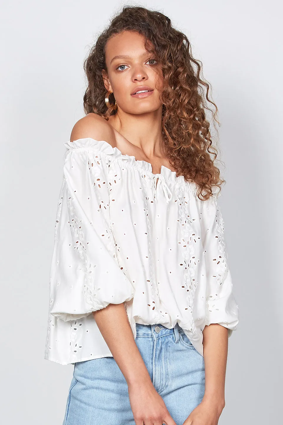 Skye Off Shoulder Crop Sleeve White Emb Anglais Top