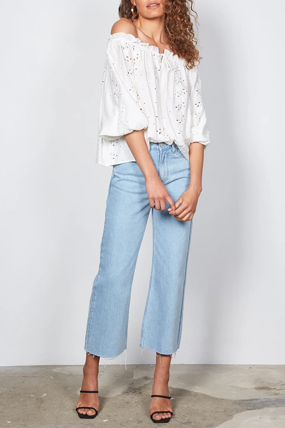 Skye Off Shoulder Crop Sleeve White Emb Anglais Top